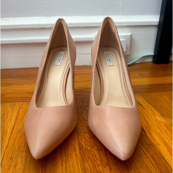 Cole Haan Leather Pumps, beige, 8.5 - Picture 2 of 4